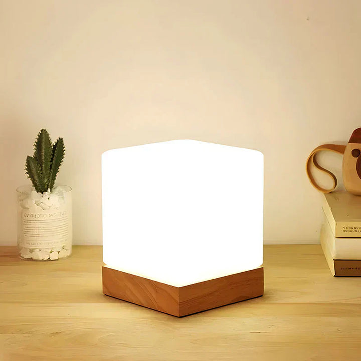 Lisslune | LumoCube - Cube-shaped table lamp with a light wooden base