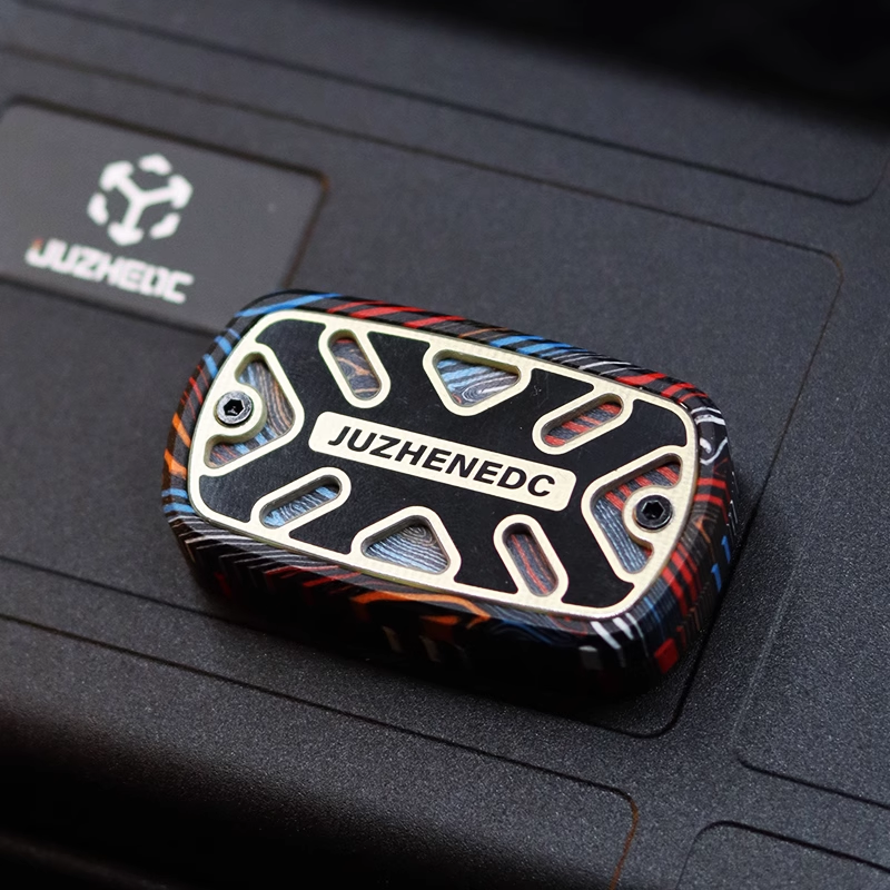 Lisslune | Matrix EDC Carbon Fiber Push Card Decompression Toy