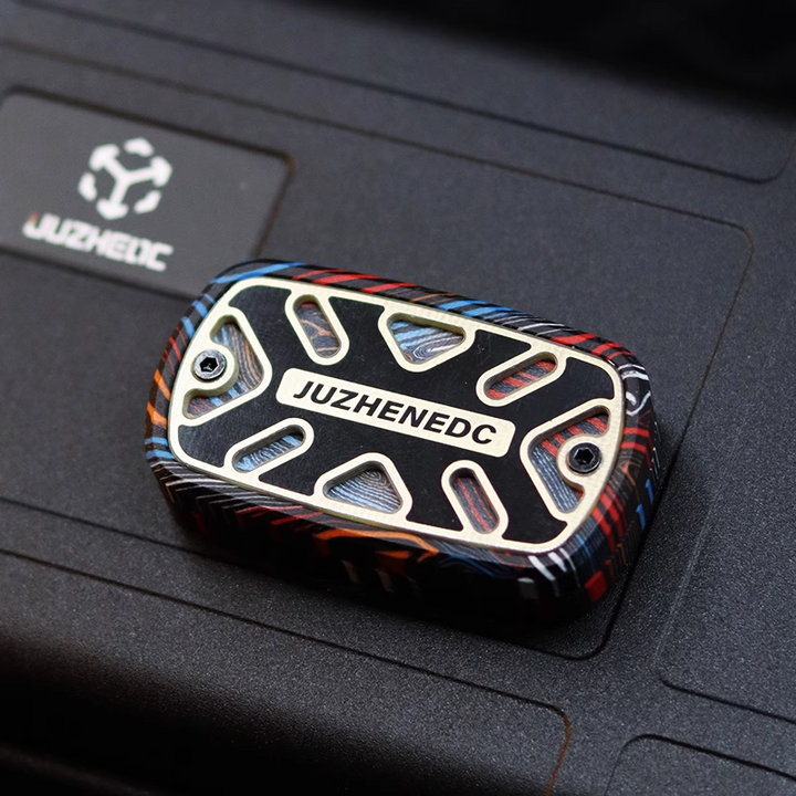 Lisslune | Matrix EDC Carbon Fiber Push Card Decompression Toy