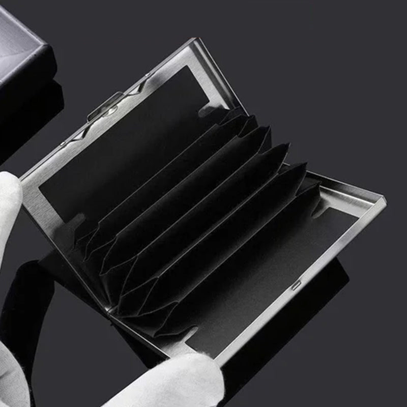 Lisslune | Ultral thin card case with theft and demagnetization protection