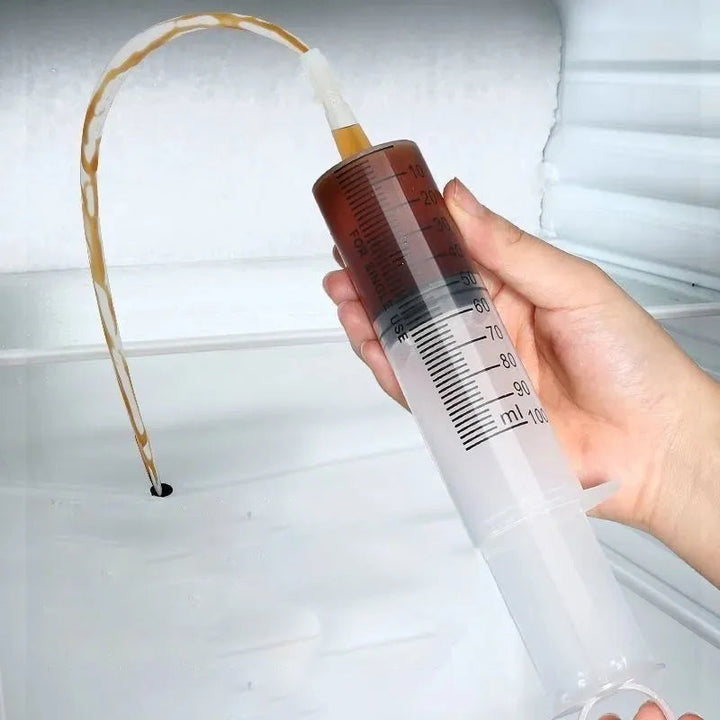 Lisslune | Cleaning the drain hole in the refrigerator