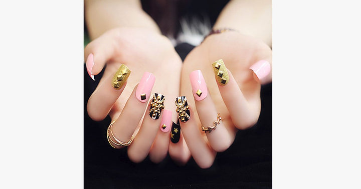 Lisslune | Acrylic Nails with Rivets