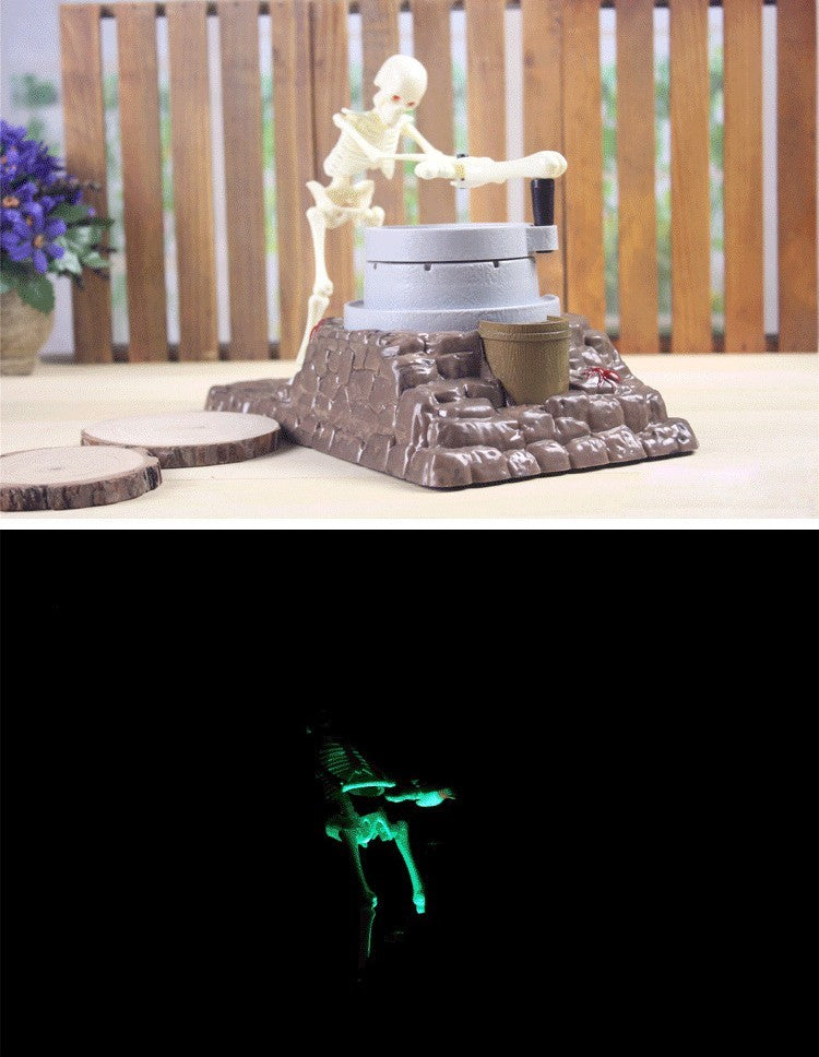 Lisslune | Grinding Scary Skeleton Coin Box