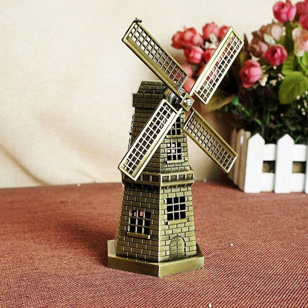 Lisslune | FamousEmpire - Parisian figures made of miniature metal