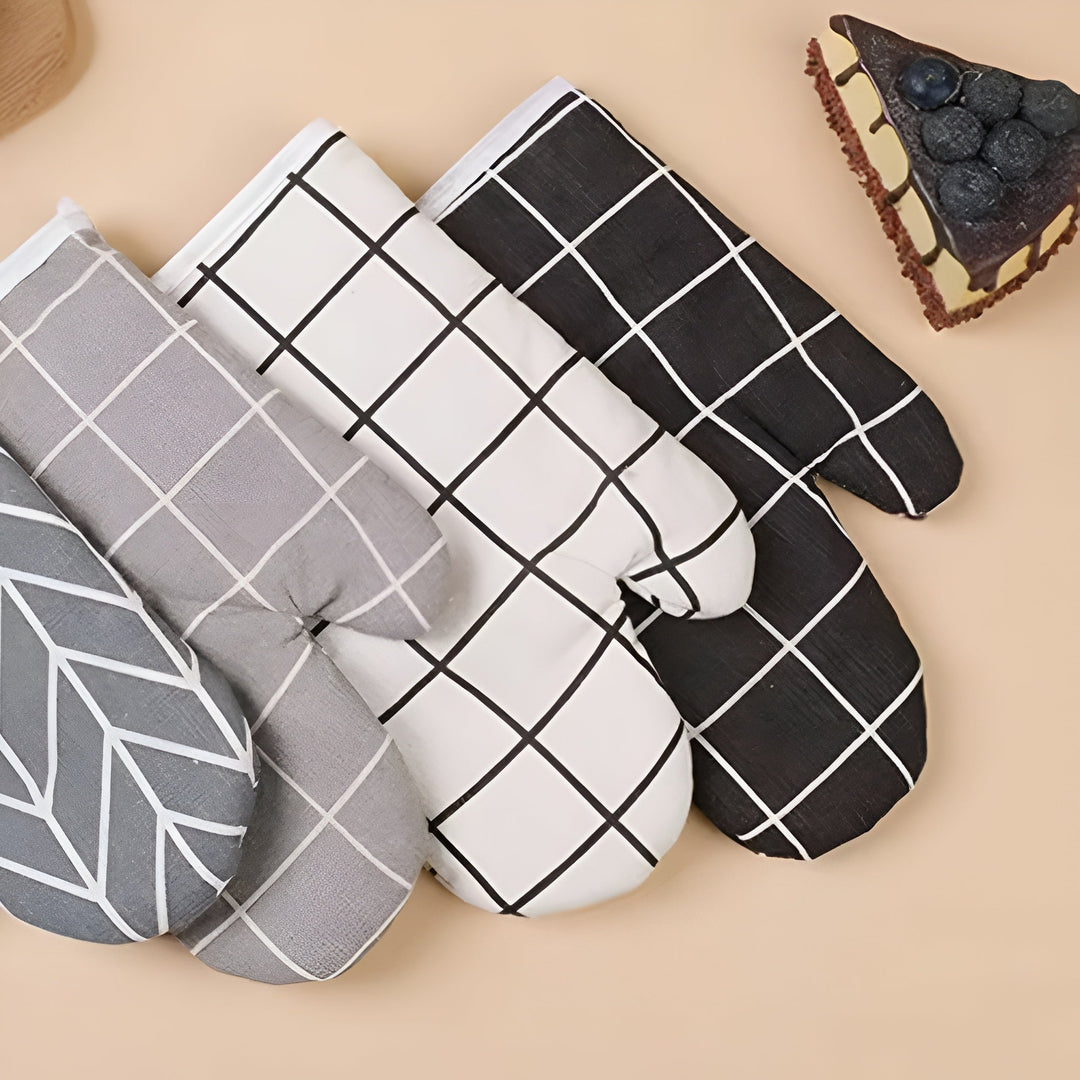 Lisslune | Heatproof Grid Pattern Kitchen Mitts