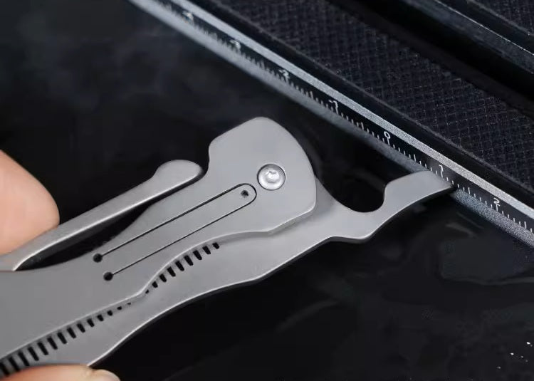 Lisslune | Pure Titanium Folding Comb - Anti-Static Travel Massage Comb