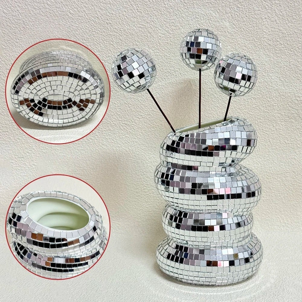 Lisslune | GlamSphere – Mirror-clad Discovase with retro charm and modern flair