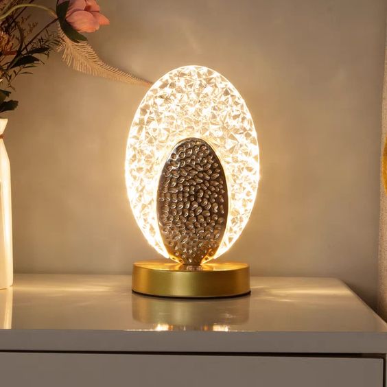 Lisslune | Modern & Luxury Peacock Table Lamp - CrystalGlow