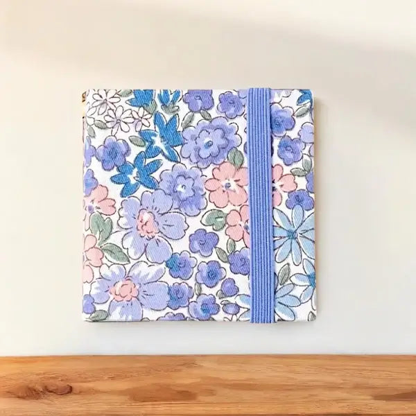 Lisslune | Mobile Watercolor Paint Box Set with 24 Colors
