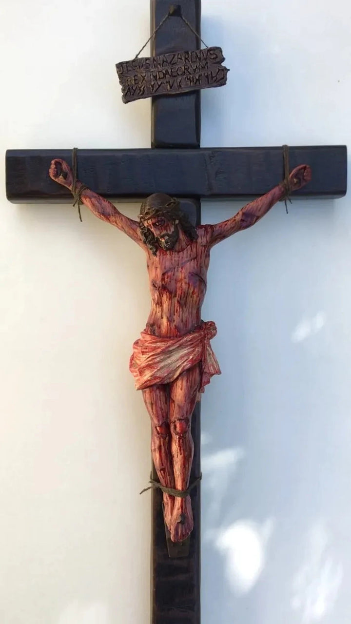 Lisslune | Handmade - Realistic Cross of Christ