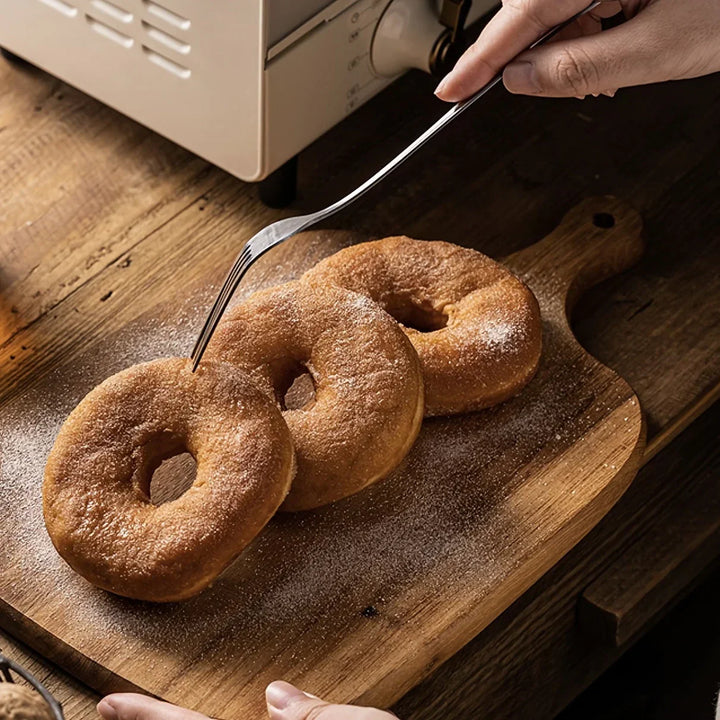 Lisslune | ChopMaster - Elegant wooden cutting board for versatile use in the kitchen