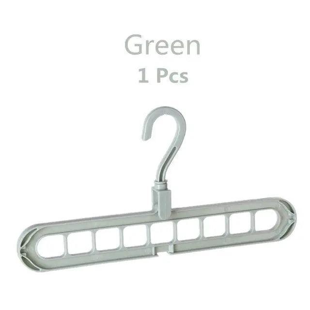 Lisslune | Maximize wardrobe space with non-slip plastic hangers for neat clothing organization