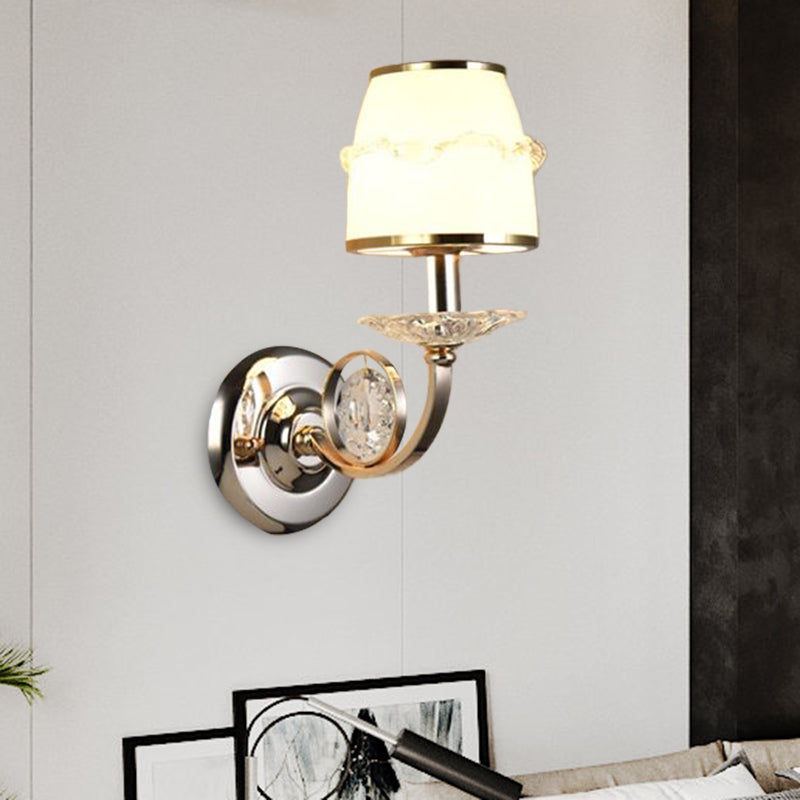 Skørter | 1/2-Bulb Curving Wall Light Traditional White Metal LED Wall Lamp with Crystal Accent