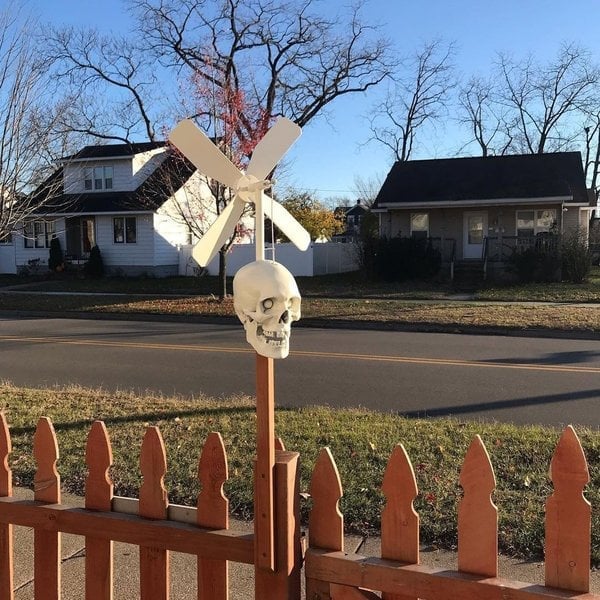 Lisslune | Iron Skull Whirligig - Garden Decor