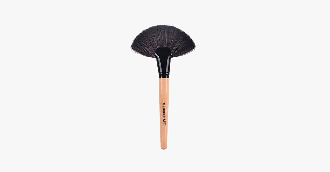 Lisslune | Big Fan Makeup Brush - Single soft brush for powder, foundation & blush