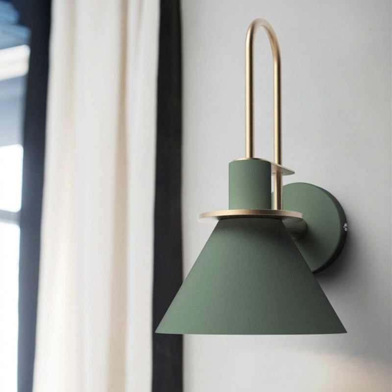 Skørter | 1 Light Nightstand Wall Mounted Light Simple Black/White/Green Wall Lamp with Conical Metal Shade