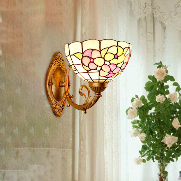 Skørter | Flower Cut Glass Wall Light Baroque 1 Light Pink/Green Wall Lamp for Bathroom