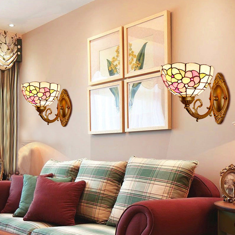 Skørter | Flower Cut Glass Wall Light Baroque 1 Light Pink/Green Wall Lamp for Bathroom