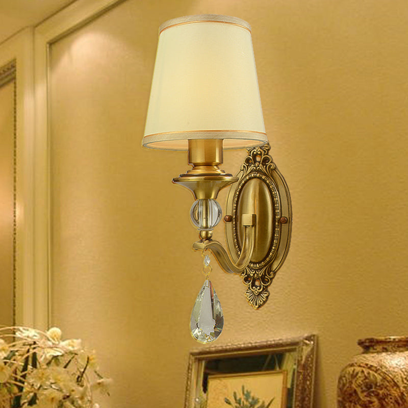 Skørter | Traditionalism Cone-shaped Wall-mounted Lamp 1/2 Heads Fabric Wall Sconce Lighting in Gold with Hanging Crystal