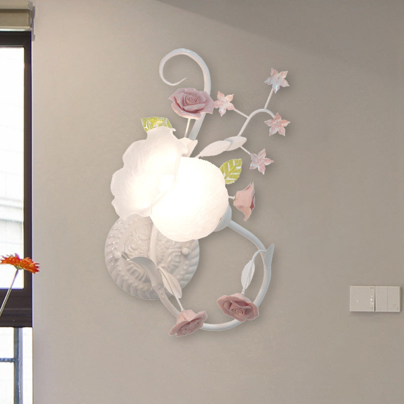 Skørter | Traditionalism Flower Pattern Wall-Mounted Lamp 1 Main Tap White Glass Wall Lamp for Bedroom, Left/Right