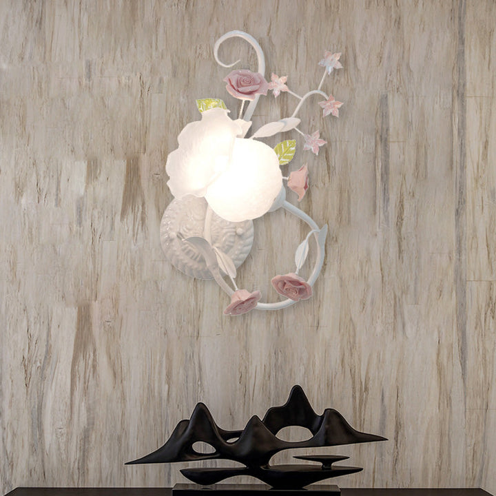 Skørter | Traditionalism Flower Pattern Wall-Mounted Lamp 1 Main Tap White Glass Wall Lamp for Bedroom, Left/Right
