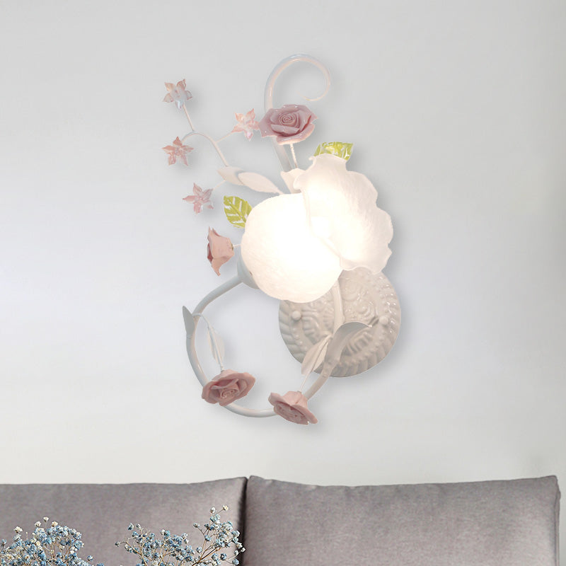 Skørter | Traditionalism Flower Pattern Wall-Mounted Lamp 1 Main Tap White Glass Wall Lamp for Bedroom, Left/Right