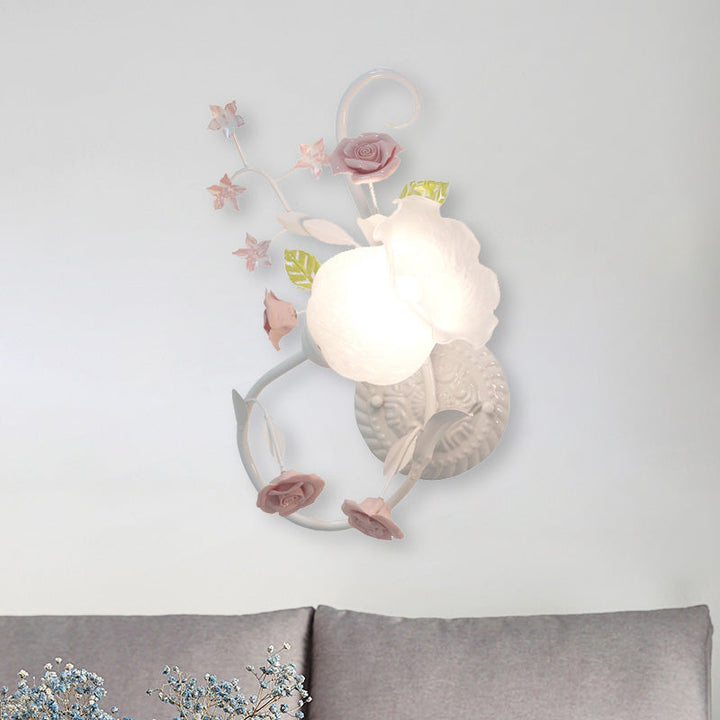 Skørter | Traditionalism Flower Pattern Wall-Mounted Lamp 1 Main Tap White Glass Wall Lamp for Bedroom, Left/Right