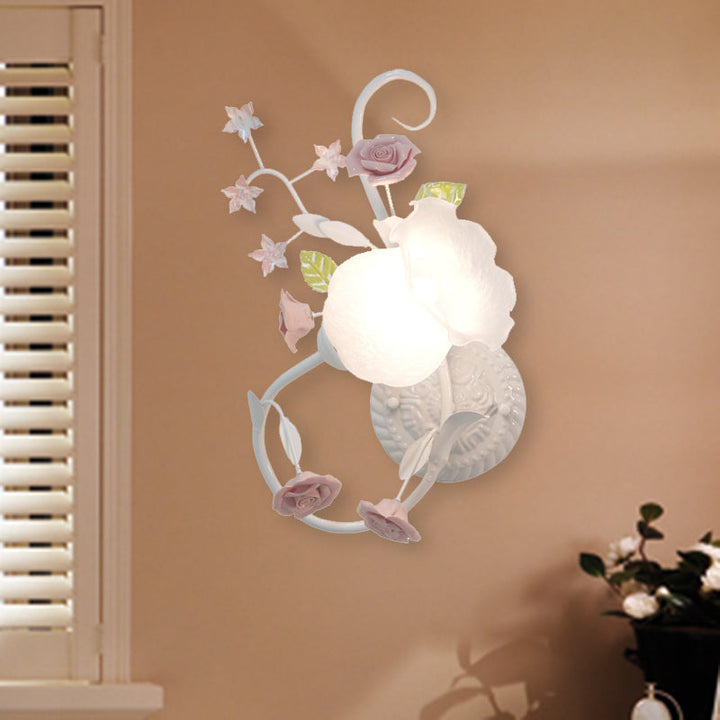Skørter | Traditionalism Flower Pattern Wall-Mounted Lamp 1 Main Tap White Glass Wall Lamp for Bedroom, Left/Right