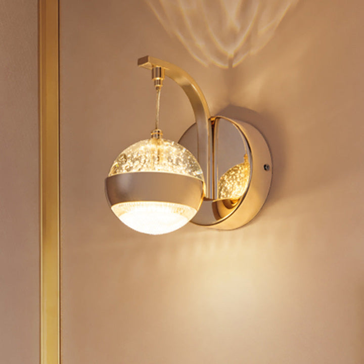 Skørter | Bubble Crystal Globe Wall Lamp Minimalistic 1/2-Bulb LED Bedroom Wall Light in Gold
