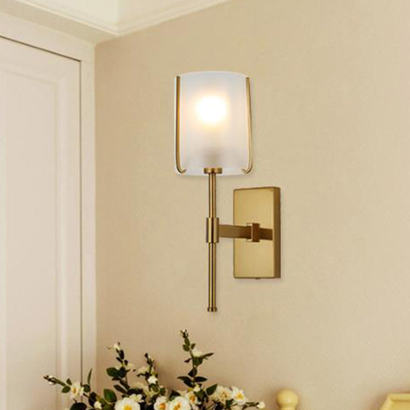Skørter | 1-Head Metal Wall Light Traditional Gold Straight Arm Bedroom LED Wall Mount Light with Frosted Glass Shade