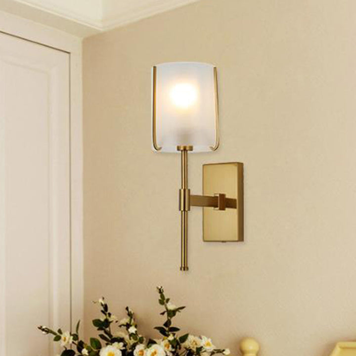 Skørter | 1-Head Metal Wall Light Traditional Gold Straight Arm Bedroom LED Wall Mount Light with Frosted Glass Shade