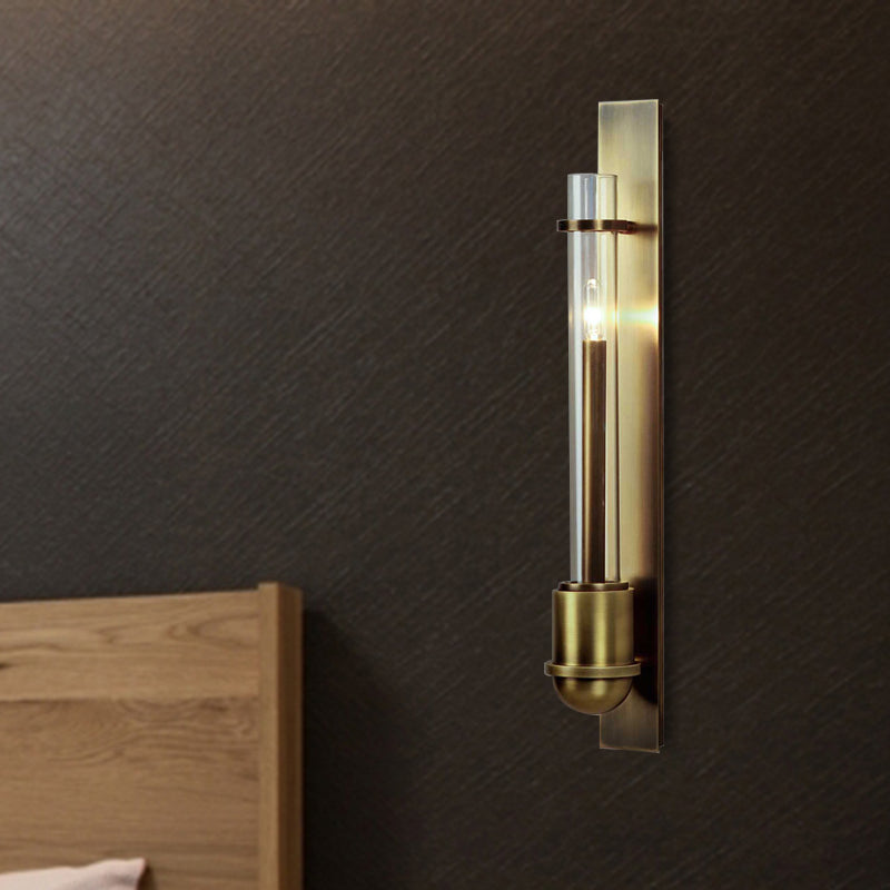 Skørter | Clear Glass Linear Wall Lamp Traditionalism 1 Light Living Room LED Wall Mount Lighting in Brass