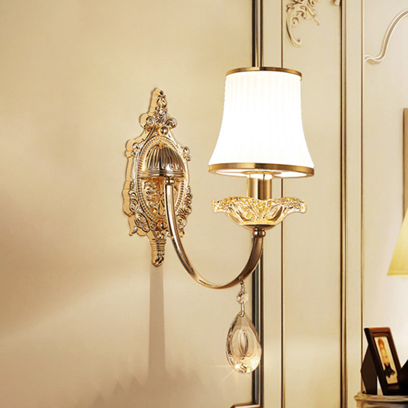 Skørter | 1/2-Light Extending Wall Light Sconce Traditionalism Brass Frosted White Glass Wall Light Fixture with Crystal Decoration