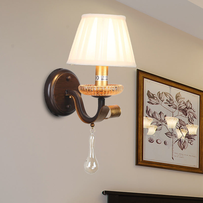Skørter | White 1/2-bowl Wall Lamp Traditional Fabric Pleated Shade Wall Mount Lighting with Clear Glass Drop