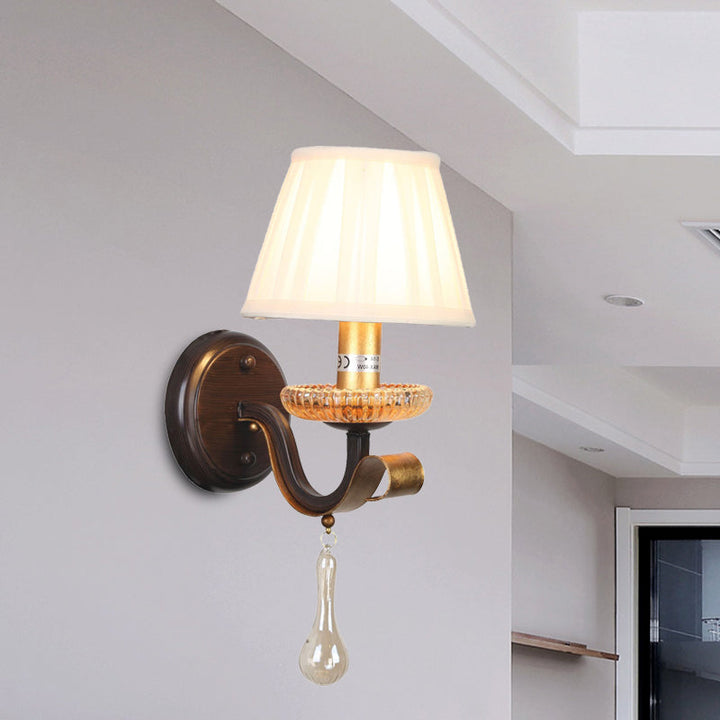 Skørter | White 1/2-bowl Wall Lamp Traditional Fabric Pleated Shade Wall Mount Lighting with Clear Glass Drop