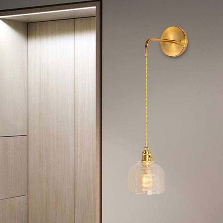 Skørter | 1 Light Wall Mounted Lighting Traditional Dome/Cone Clear Prismatic Glass LED Sconce Fixture in Gold