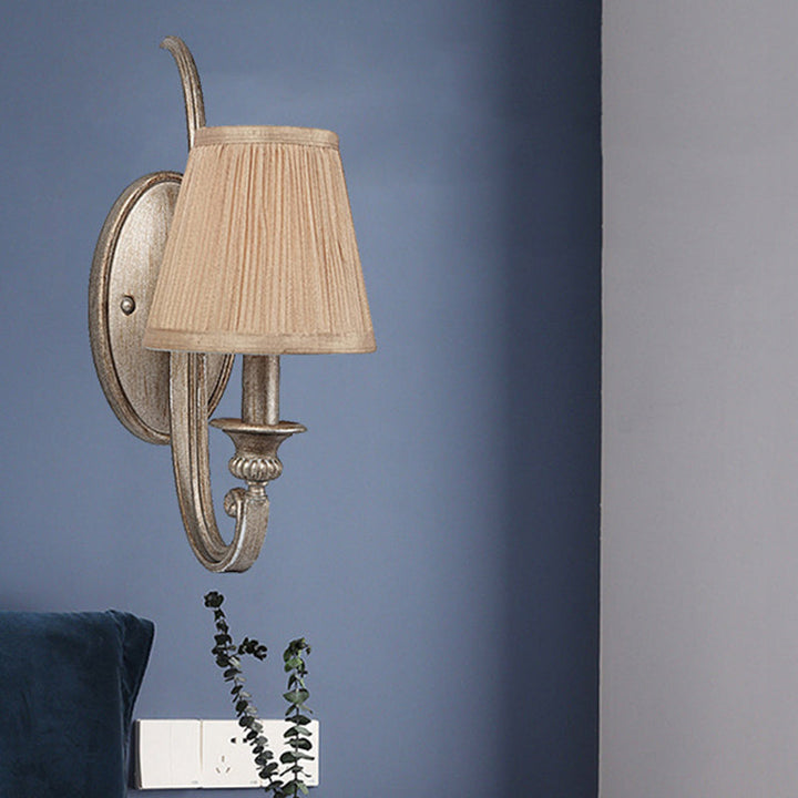 Skørter | 1 Light Curved Arm Wall Lighting Traditional Linen Fabric Wall Lamp for Bedroom