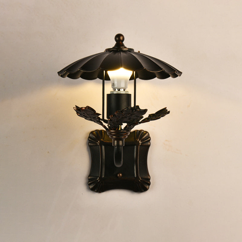 Skørter | Black Wavy Edged Wall Lamp in Country House Style 1 Head Metal Wall Light for the Dining Room