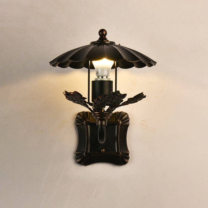 Skørter | Black Wavy Edged Wall Lamp in Country House Style 1 Head Metal Wall Light for the Dining Room
