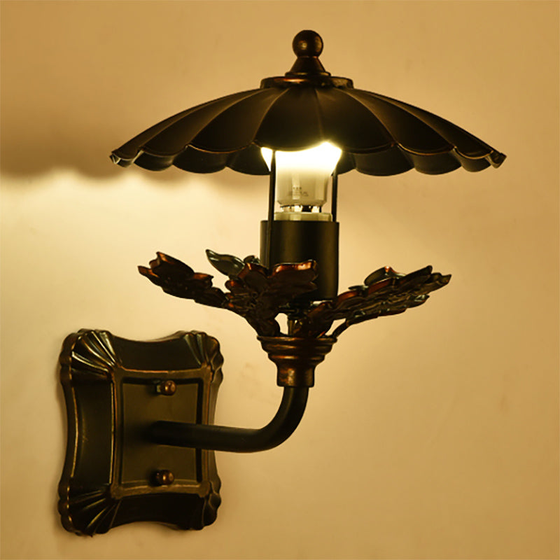 Skørter | Black Wavy Edged Wall Lamp in Country House Style 1 Head Metal Wall Light for the Dining Room