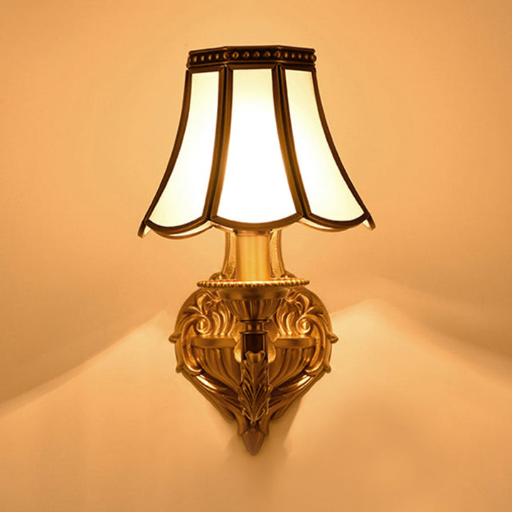 Skørter | Flare Frosted Glass Wall Lamp Traditional 1/2 Lights White Wall Mounted Lamp with Curved Gold Arm