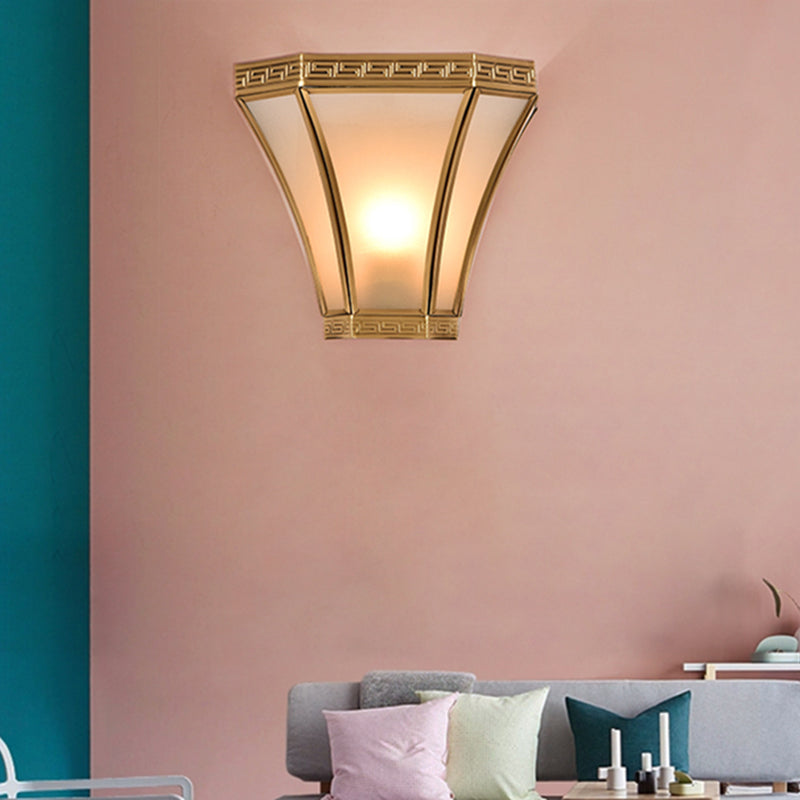 Skørter | Flared Brass Wall Light Vintage 1 Bulb Gold Finish Wall Mounted Lamp with Frosted Glass Shade