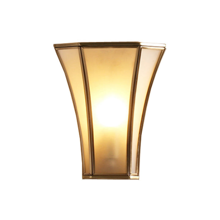 Skørter | 1 Head Flush-Mount Wall Light Retro Angled Milk Glass Wall Fixture in Gold