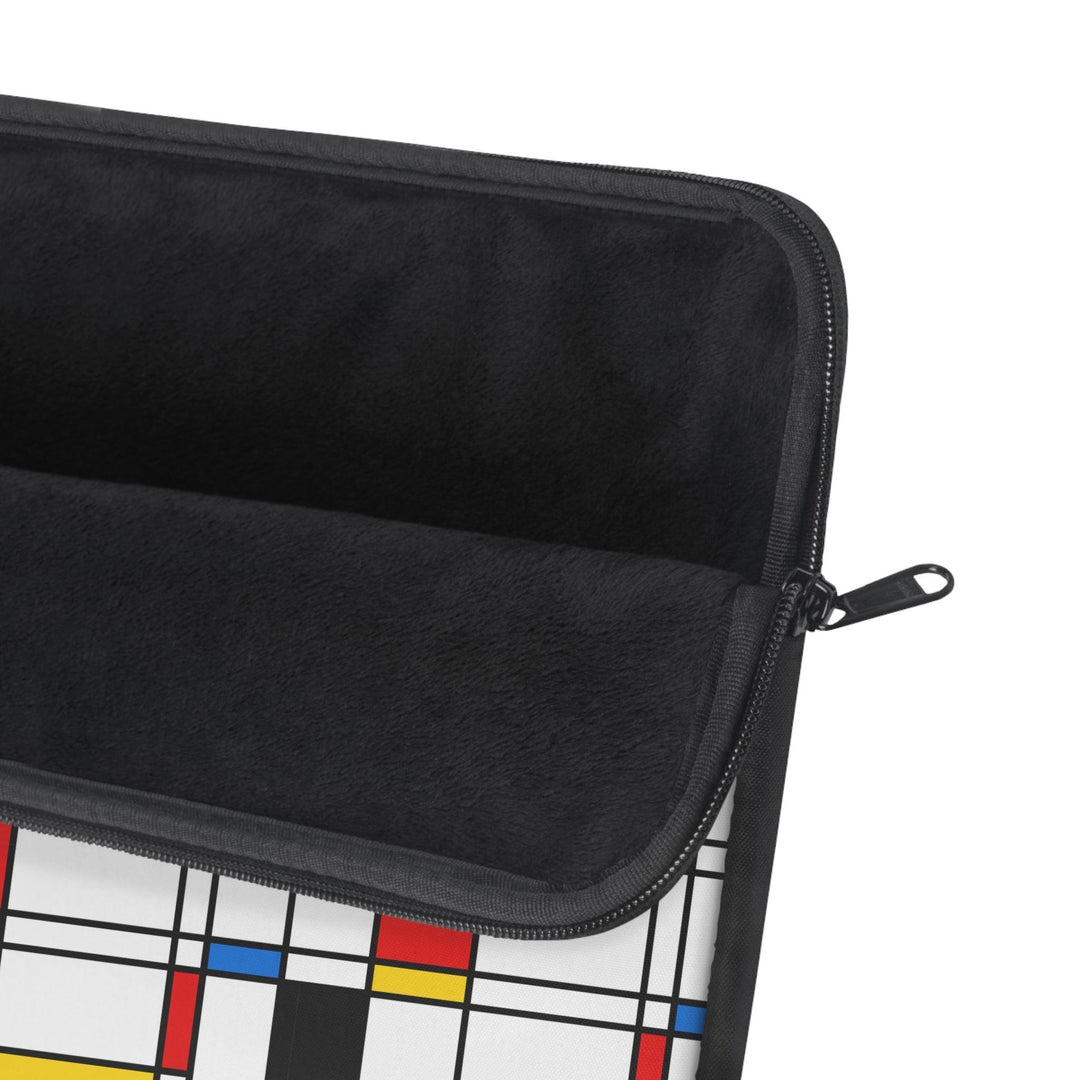 Lisslune | Peekaboo Polka Dots Laptop Sleeve: Stylish protection for your tech