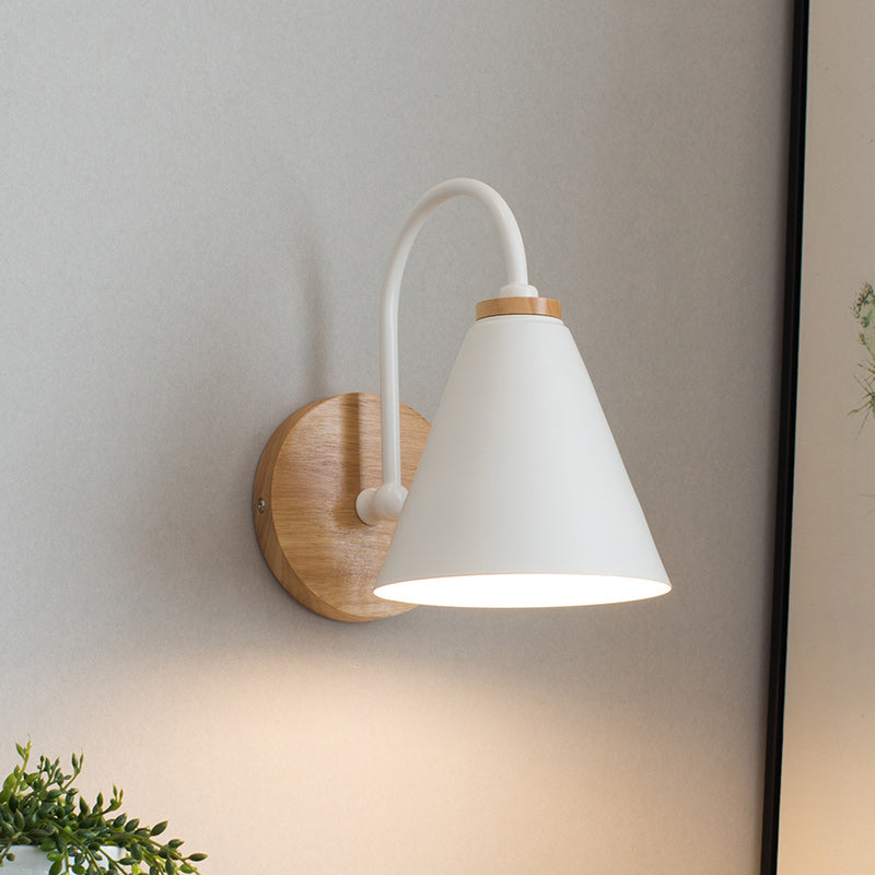 Skørter | 1 Head Cone Wall Lighting Modern Metal Wall Lamp in White with Circle Wood Back Plate