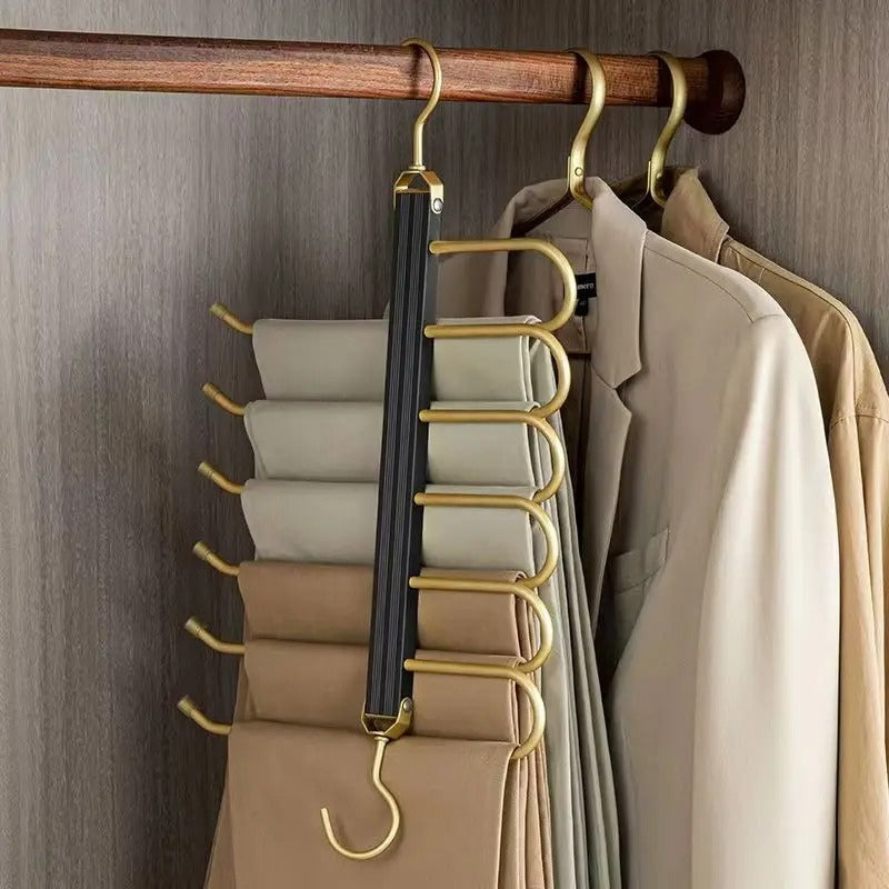 Lisslune | Space-saving trouser hangers from Gardudu made of aluminum