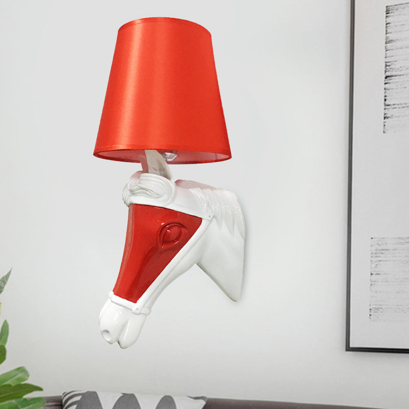 Skørter | Traditional tapered wall lamp 1 bulb fabric wall light in white/red for bedroom