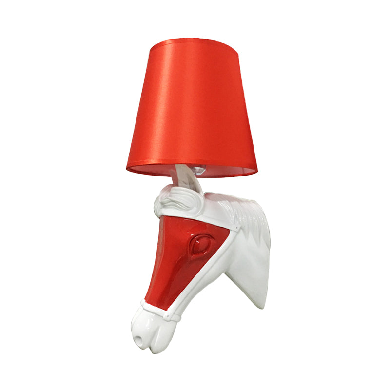 Skørter | Traditional tapered wall lamp 1 bulb fabric wall light in white/red for bedroom