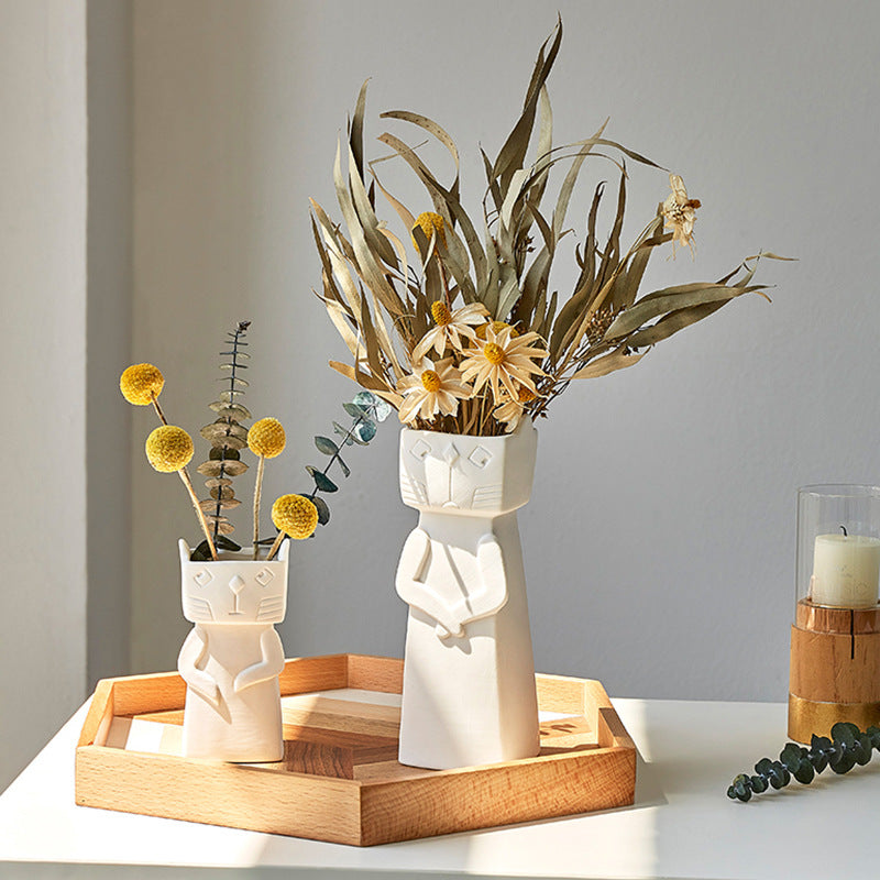 Rynx Nordic Playful Cat Ceramic Vase