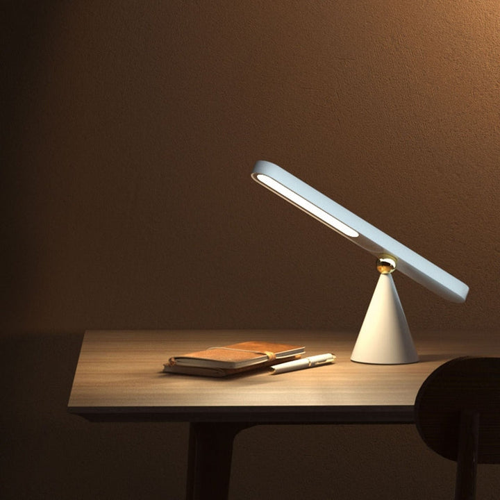 Lisslune | LuminaChic | Stylish Table Lamp | Illuminate Your Space with Elegance and Comfort